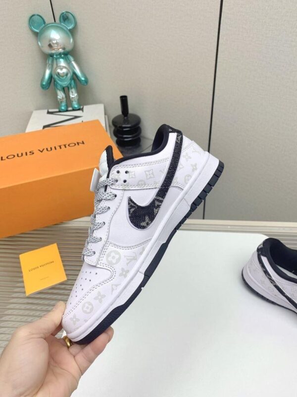 x Nike Shoes 6045-3163 - Image 4