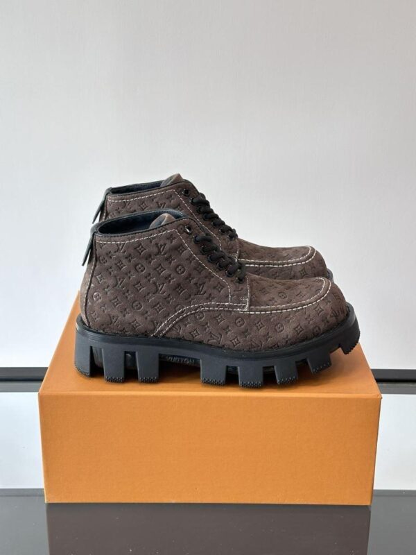 Boots 6038-2232