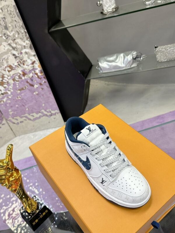 x Nike Shoes 6045-3383 - Image 6