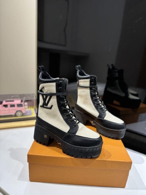 Boots 6088-2521