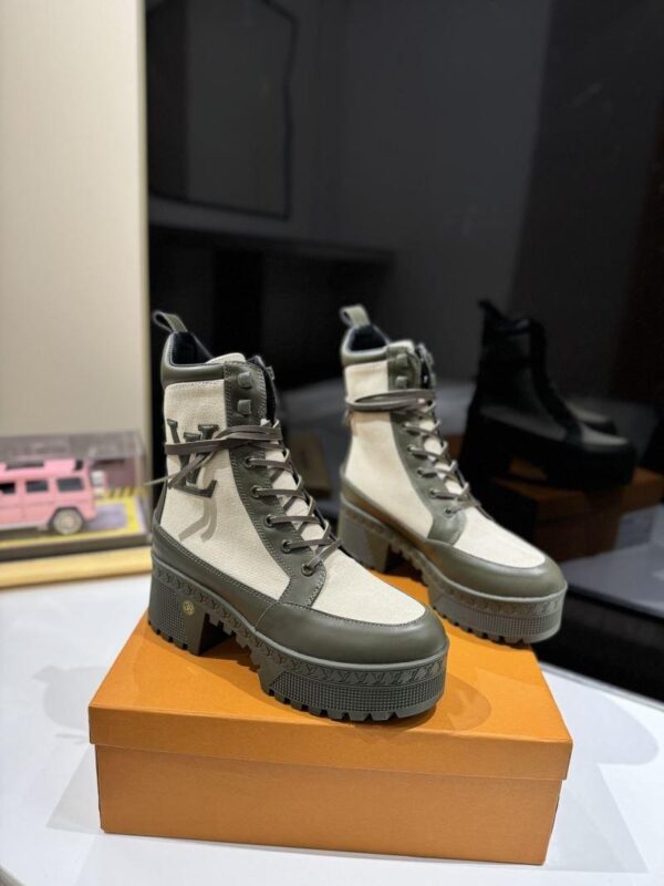Boots 6088-2513