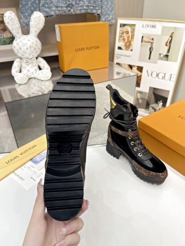 Boots 6088-2485 - Image 9