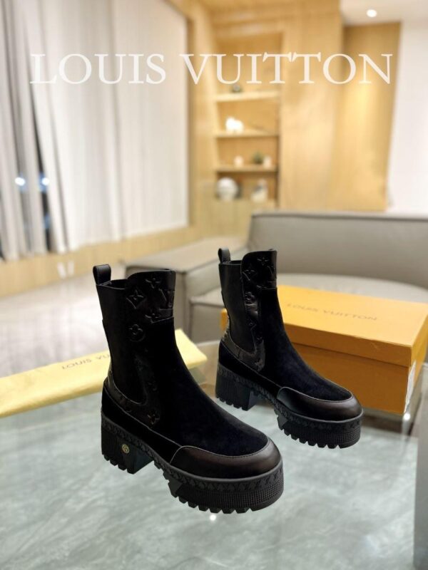 Boots 6088-2477