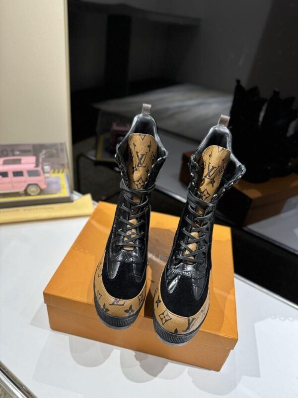 Boots 6088-2460 - Image 2