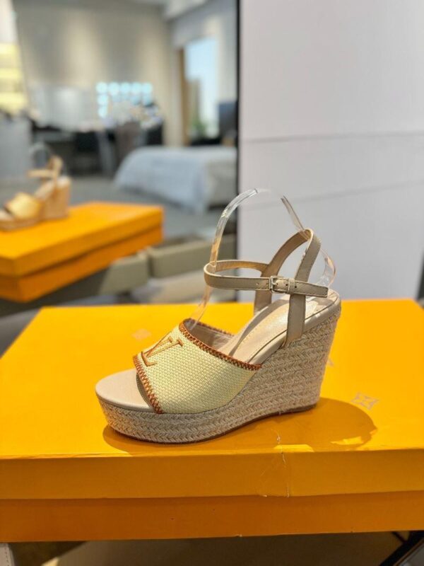 Sandals 6047-2856
