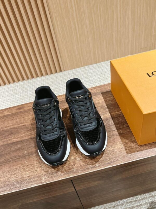 Run Away Sneaker 6047-2555